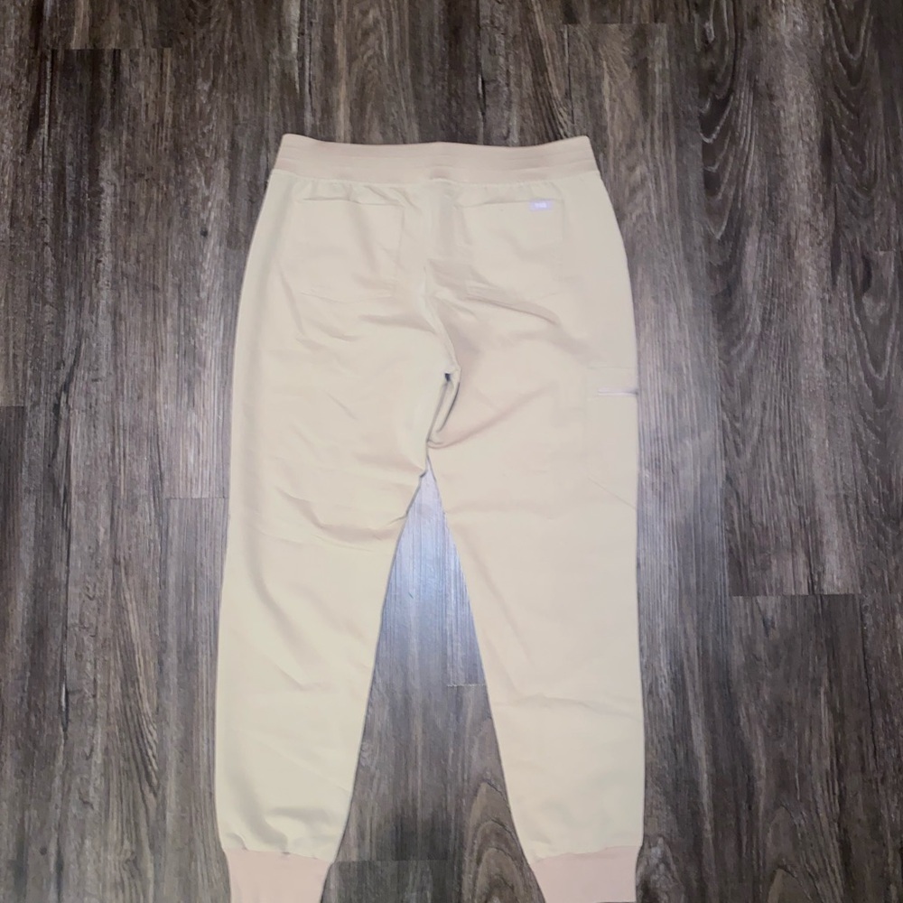 Figs Zamora Jogger Scrub Pants M Tan - Picture 7 of 8